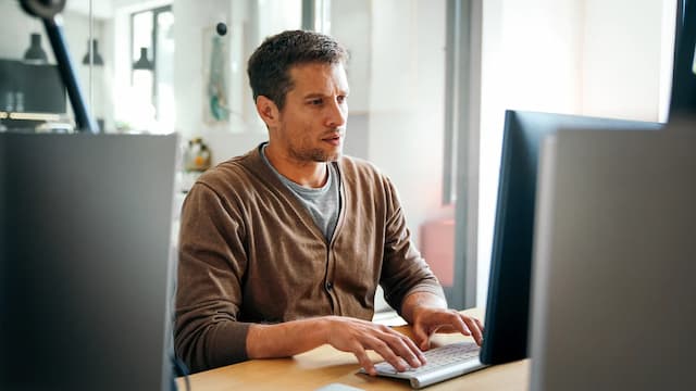 Capa do post: O mercado imobiliário mudou. O corretor também precisa mudar.