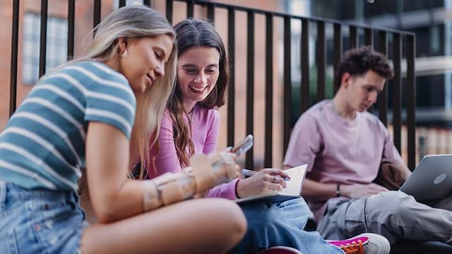 Capa do post: Como a Geração Z está transformando o mercado imobiliário — e o que isso diz sobre o futuro do setor